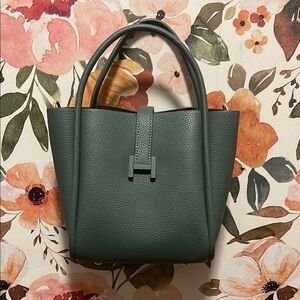 Neutral Structured Leather Tote with Adjustable strap